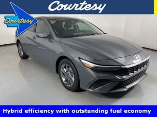 Used 2024 Hyundai Elantra Blue image 1