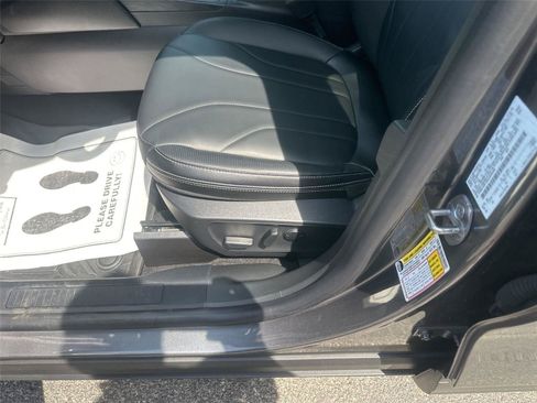 Used 2025 Ford Escape SE w/ PHEV Premium Package FWD image 23