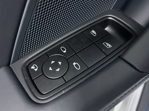 Certified 2025 Porsche 911 Carrera RWD image 7