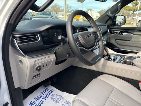 New 2026 Jeep Grand Wagoneer Summit AWD/4WD image 65