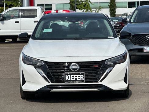 Used 2025 Nissan Sentra SR w/ SR Premium Package image 6