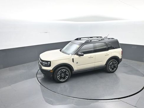 Used 2025 Ford Bronco Sport Outer Banks AWD/4WD image 26