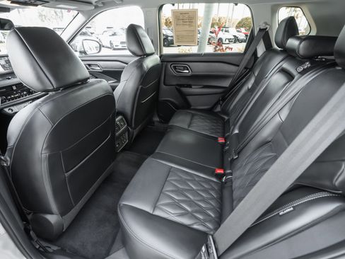 Used 2025 Nissan Rogue Platinum w/ Platinum Premium Package image 34