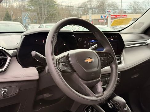 Used 2025 Chevrolet TrailBlazer LT AWD/4WD image 26