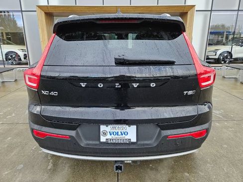 Used 2019 Volvo XC40 T5 Momentum AWD/4WD image 6