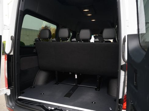 Used 2024 Mercedes-Benz Sprinter 2500 image 30