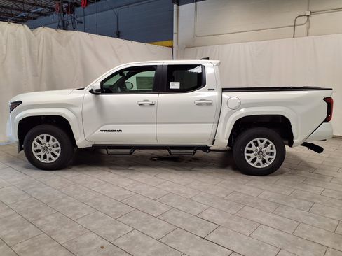 New 2026 Toyota Tacoma SR5 RWD image 6
