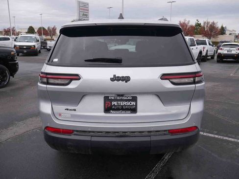 Used 2023 Jeep Grand Cherokee L Laredo image 19