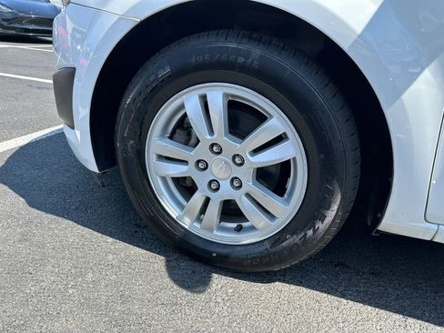 Used 2013 Chevrolet Sonic LT image 12