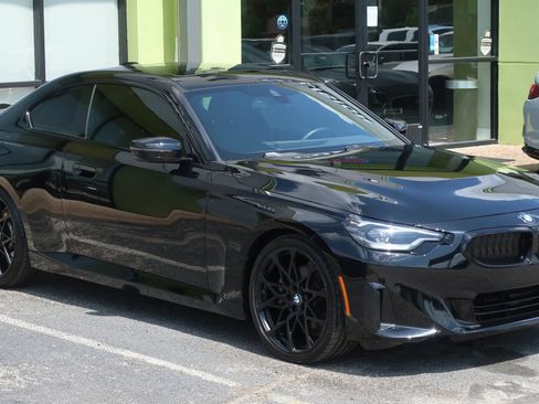 Used 2024 BMW 230i Coupe w/ Convenience Package RWD image 5