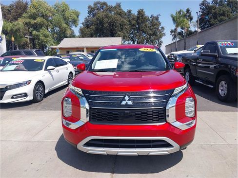 Used 2022 Mitsubishi Outlander SE FWD image 2