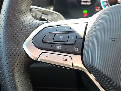 Used 2026 Volkswagen Tiguan SE R-Line AWD/4WD image 25