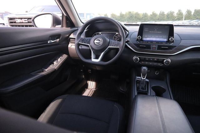 Certified 2025 Nissan Altima 2.5 SV FWD image 22