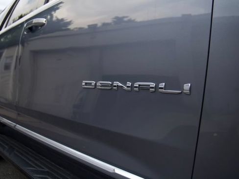 Used 2021 GMC Yukon Denali AWD/4WD image 10