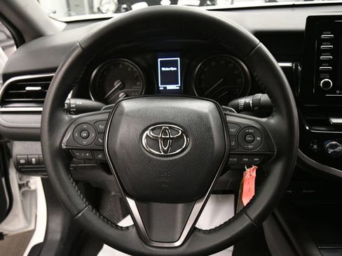 Used 2022 Toyota Camry SE w/ Carpet Mat Package (TMS) FWD image 13