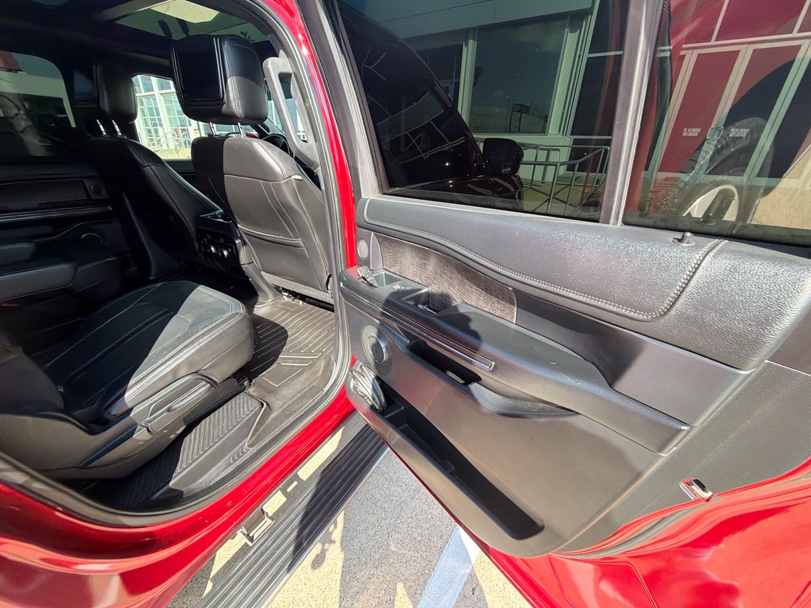 Used 2018 Ford Expedition Max Limited w/ Equipment Group 301A RWD image 18