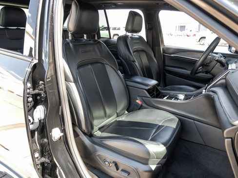 Used 2022 Jeep Grand Cherokee Overland image 48