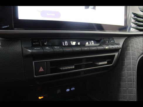 Used 2026 Toyota Camry XLE FWD image 28