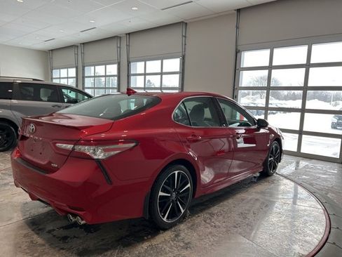 Used 2019 Toyota Camry XSE image 7