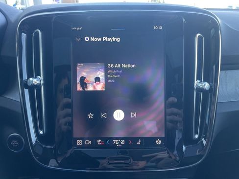 Certified 2024 Volvo XC40 B5 Core image 37