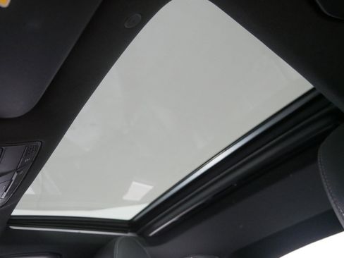 Used 2019 Mercedes-Benz C 300 4MATIC Sedan image 32