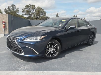 Used 2025 Lexus ES 300h w/ Premium Package