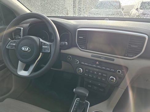 Certified 2022 Kia Sportage LX w/ LX AWD Value Edition Package image 12