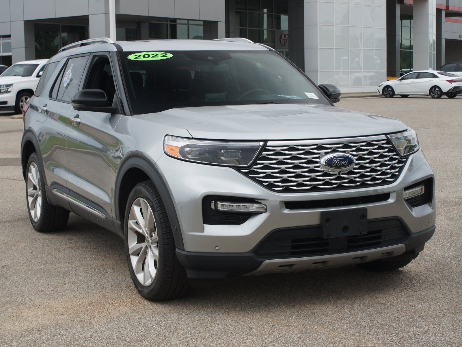 Used 2022 Ford Explorer Platinum w/ Equipment Group 601A AWD/4WD image 26