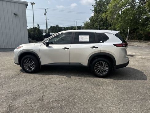 Used 2025 Nissan Rogue S FWD image 8
