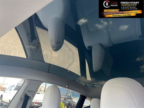 Used 2021 Tesla Model Y Performance image 13