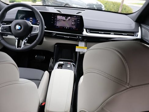 New 2026 BMW X2 xDrive28i w/ Technology Package AWD/4WD image 5