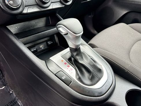 Used 2023 Kia Forte LXS w/ LXS Technology Package FWD image 18