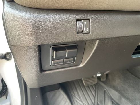 Certified 2024 Chevrolet Colorado ZR2 w/ Technology Package image 28