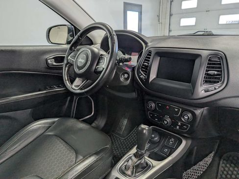 Used 2020 Jeep Compass Latitude w/ Cold Weather Group AWD/4WD image 43