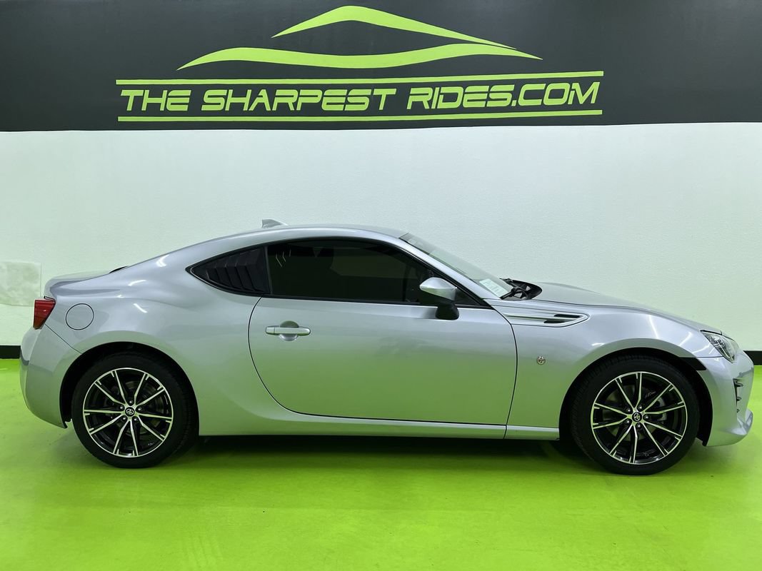 Used 2020 Toyota 86 RWD image 10