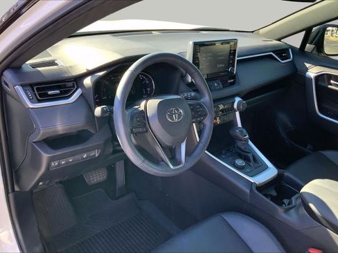 Used 2020 Toyota RAV4 XSE w/ XSE Grade Weather Package AWD/4WD image 18