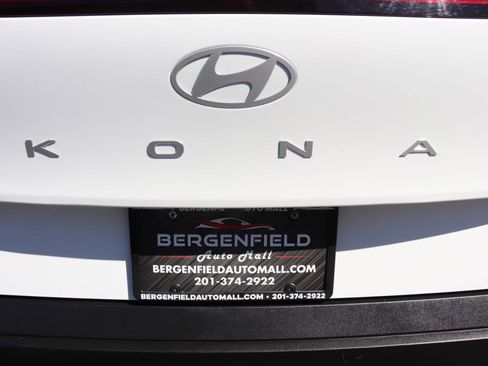 Used 2024 Hyundai Kona SEL AWD/4WD image 53