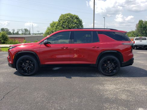 Used 2024 Chevrolet Traverse RS w/ LPO, Floor Liner Package FWD image 6