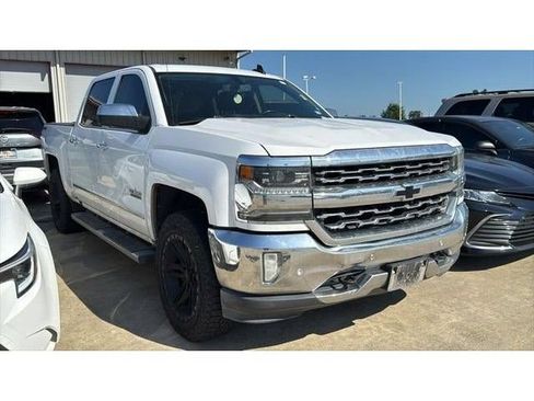 Used 2018 Chevrolet Silverado 1500 LTZ w/ Texas Edition AWD/4WD image 3
