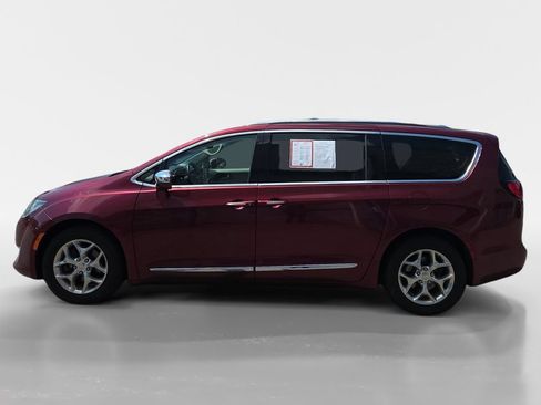 Used 2018 Chrysler Pacifica Limited FWD image 7