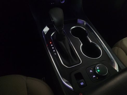 Used 2023 Chevrolet Traverse LS image 26