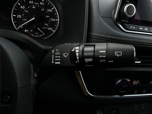 Used 2025 Nissan Rogue SV image 36