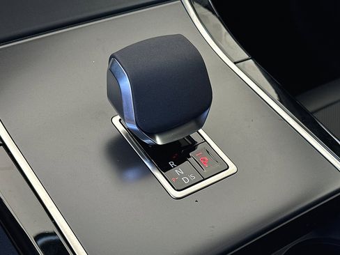 New 2024 Land Rover Range Rover Velar Dynamic SE image 21