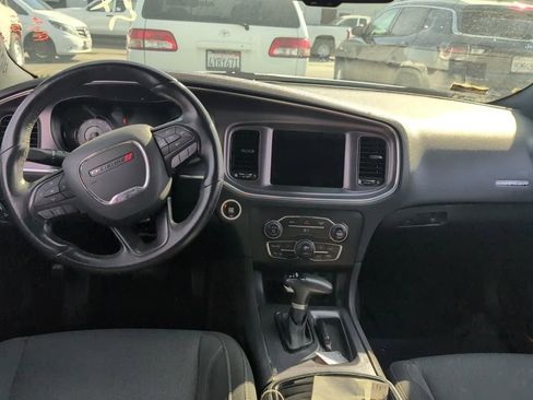 Used 2017 Dodge Charger SXT w/ Blacktop Package image 8