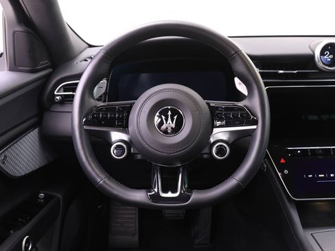 Used 2023 Maserati Grecale GT image 17