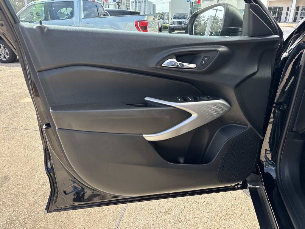 Used 2024 Chevrolet Trax LS FWD image 18
