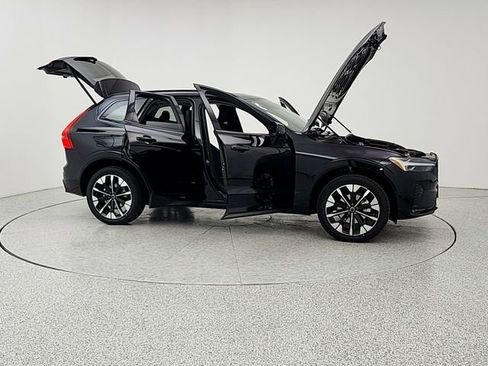 New 2026 Volvo XC60 B5 Plus w/ Protection Package Premier AWD/4WD image 10