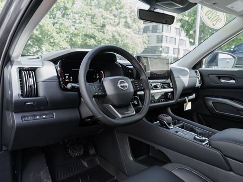 New 2026 Nissan Pathfinder SL AWD/4WD image 22