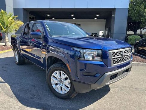 Certified 2022 Nissan Frontier SV RWD image 1