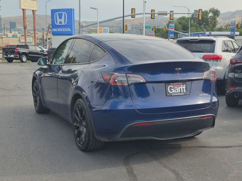 Used 2022 Tesla Model Y Long Range AWD/4WD image 8
